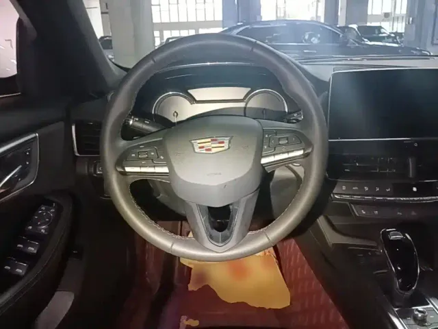 Cadillac CT5 — Фото автомобиля 10