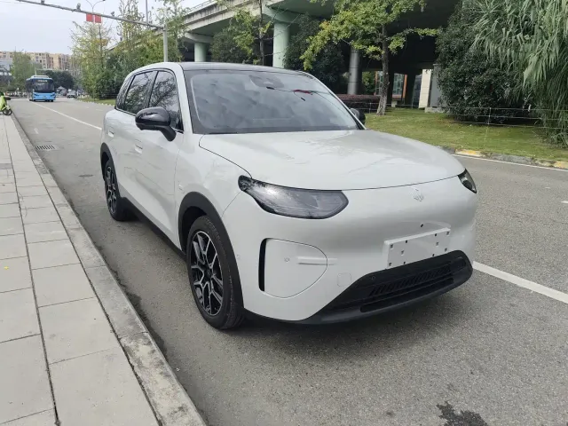 Leapmotor A10 — Фото автомобиля 12