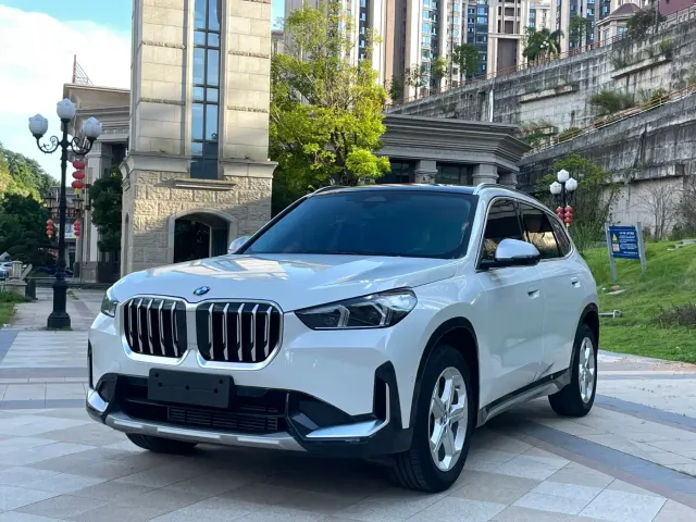 Фотография автомобиля — BMW X1