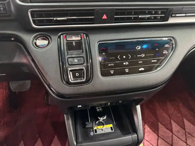 Honda Elysion — Фото автомобиля 8