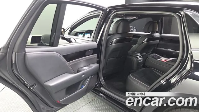 Genesis G90 Бензин 3.5 турбо AWD — Фото автомобиля 24