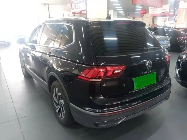 Volkswagen Tiguan L — Фото автомобиля 4