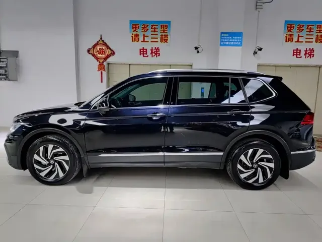 Volkswagen Tiguan L — Фото автомобиля 3