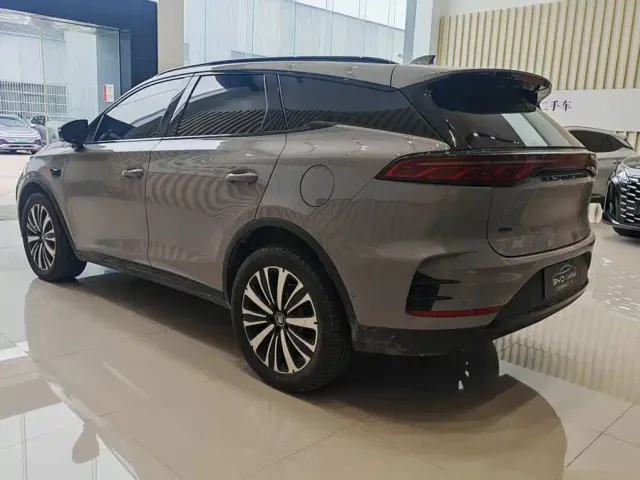 BYD Tang — Фото автомобиля 5