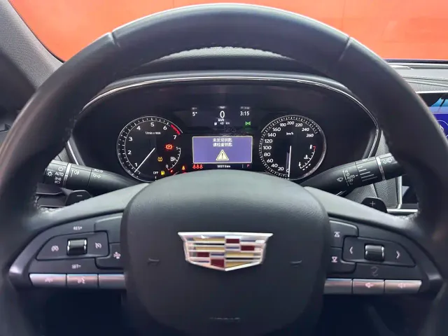 Cadillac CT5 — Фото автомобиля 11