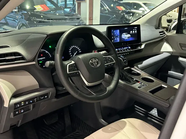 Toyota Granvia — Фото автомобиля 6
