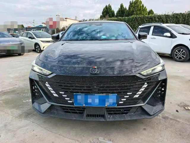 Changan UNI-V — Фото автомобиля 2