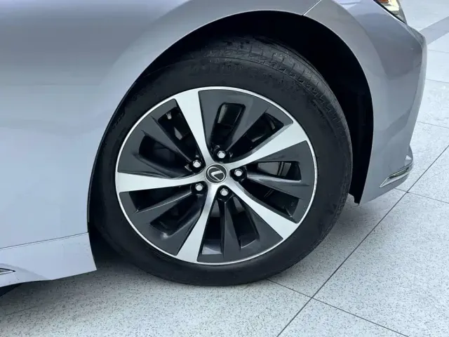 Lexus LS — Фото автомобиля 7