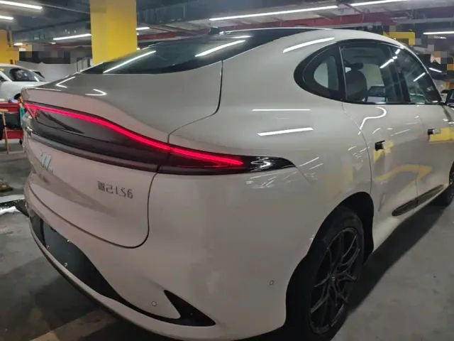 IM Motors LS6 — Фото автомобиля 5