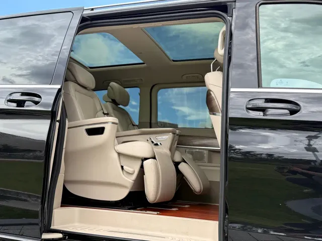 Mercedes-Benz V-Class — Фото автомобиля 14