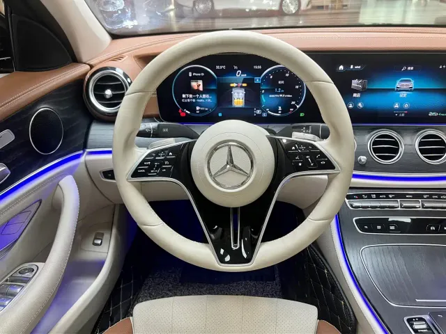 Mercedes-Benz E-Class — Фото автомобиля 11
