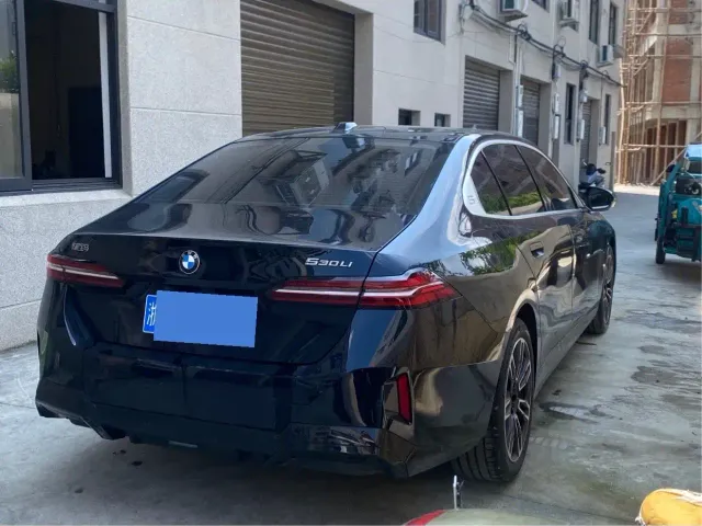 BMW 5 Series — Фото автомобиля 4