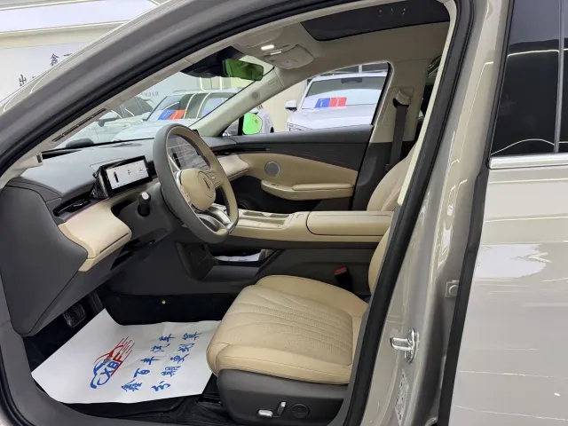 Hongqi H7 — Фото автомобиля 4