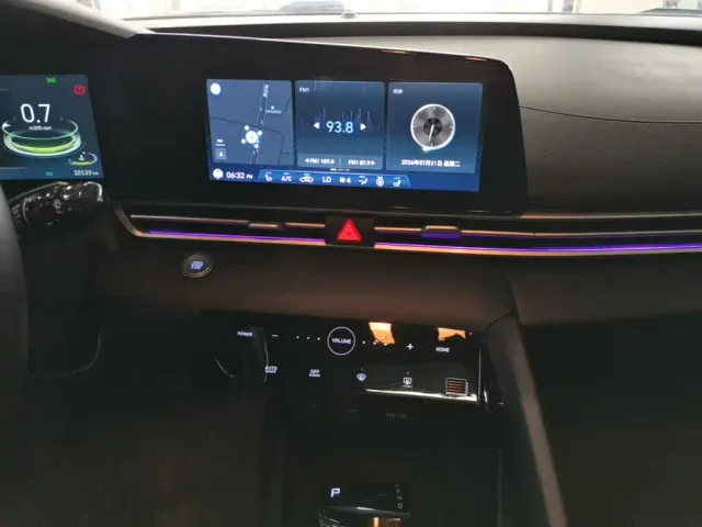Hyundai Elantra — Фото автомобиля 12