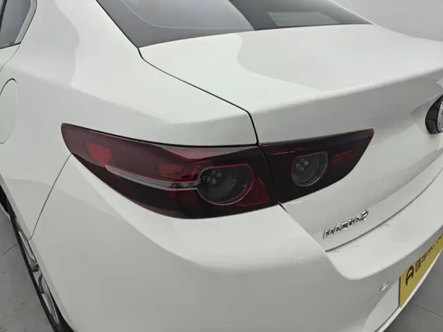 Mazda Axela — Фото автомобиля 13