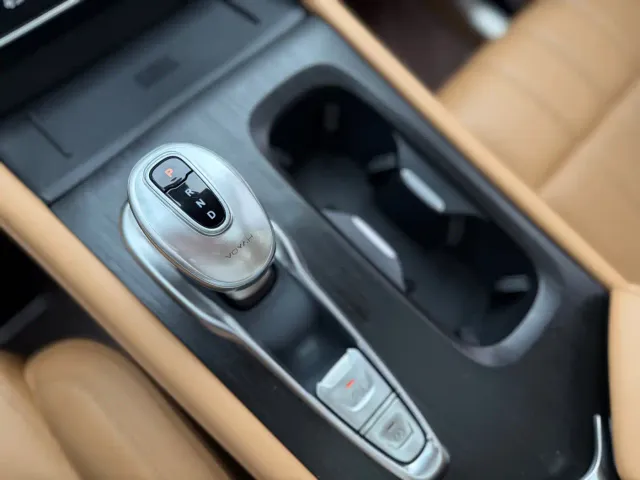 Voyah Auto Voyah Dreamer 2022 Low Carbon Edition Home — Фото автомобиля 17
