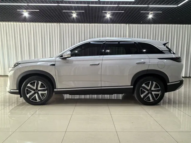 BYD Hai Shi 07 DM-i — Фото автомобиля 8