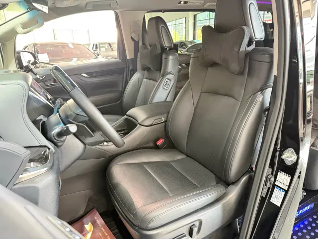Toyota Vellfire — Фото автомобиля 6