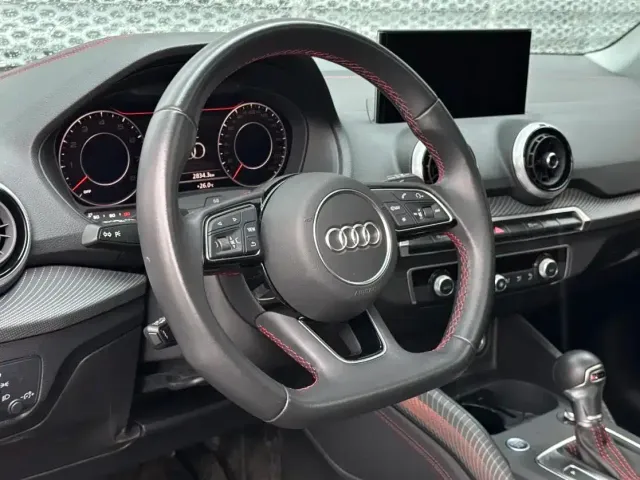 Audi Q2L — Фото автомобиля 9