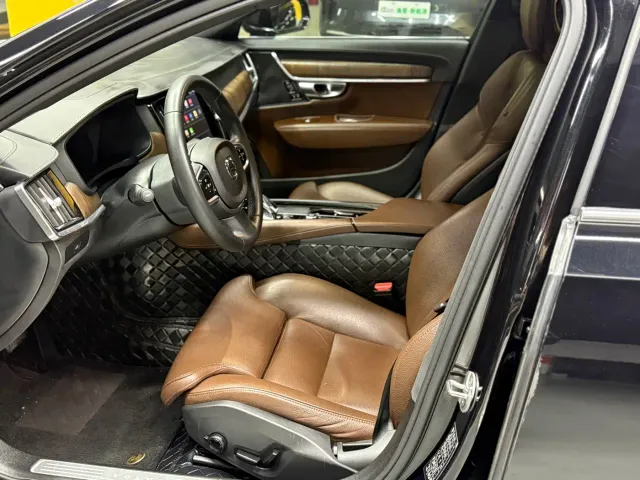Volvo S90 — Фото автомобиля 16