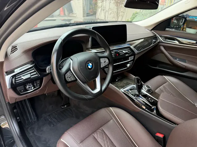 BMW 5 Series — Фото автомобиля 4