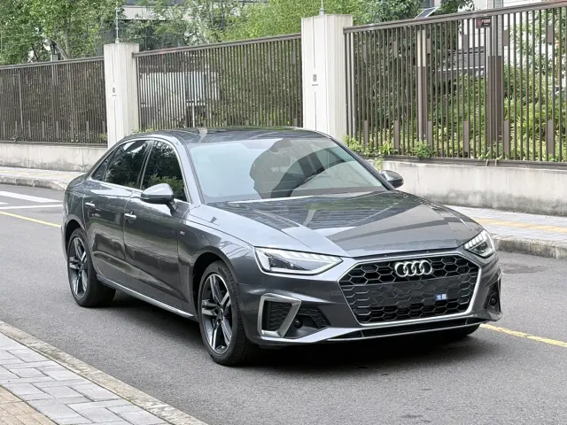 Audi A4L — Фото автомобиля 3
