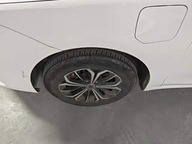 Roewe i6 MAX EV — Фото автомобиля 22