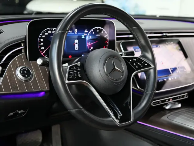 Mercedes-Benz E-Class — Фото автомобиля 10
