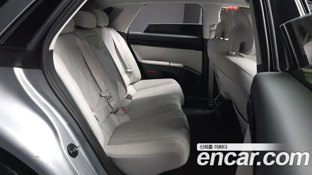 Hyundai Grandeur GN7 — Фото автомобиля 18