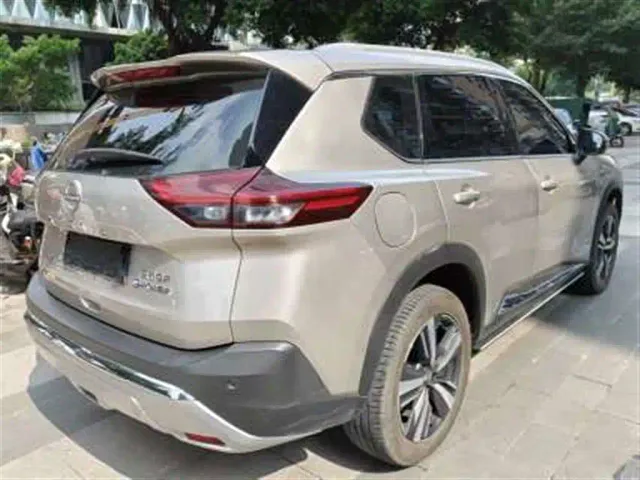 Nissan X-Trail — Фото автомобиля 4