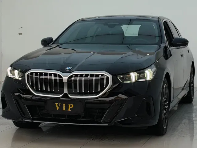 BMW 5 Series — Фото автомобиля 3