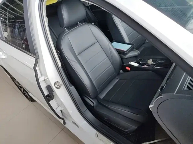 Volkswagen Lavida — Фото автомобиля 24