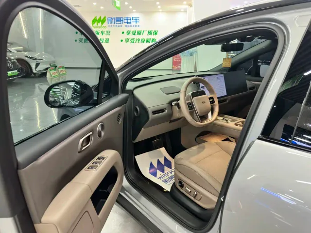 Li Auto i6 — Фото автомобиля 6