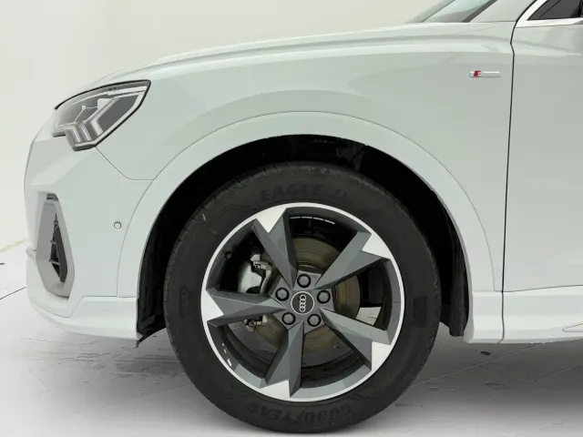 Audi Q3 — Фото автомобиля 22
