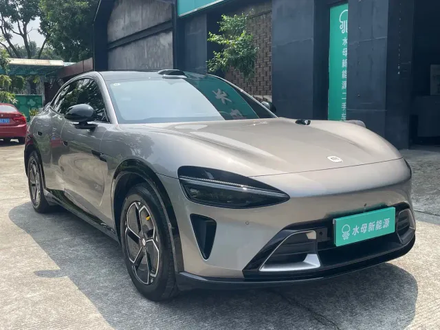 Xiaomi Auto Xiaomi YU7 2025 Extended Range RWD Edition — Фото автомобиля 3