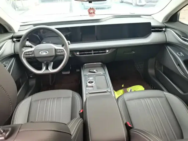 Ford Mondeo — Фото автомобиля 9