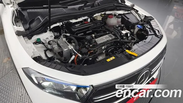 Mercedes-Benz EQA — Фото автомобиля 6