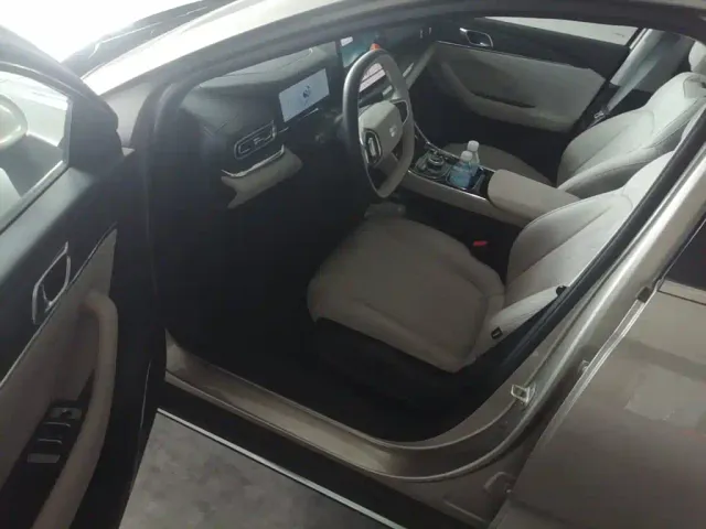 Geely Galaxy Stellar 6 — Фото автомобиля 15