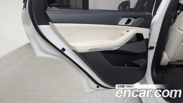 BMW X5 xDrive 40i M Sport — Фото автомобиля 23
