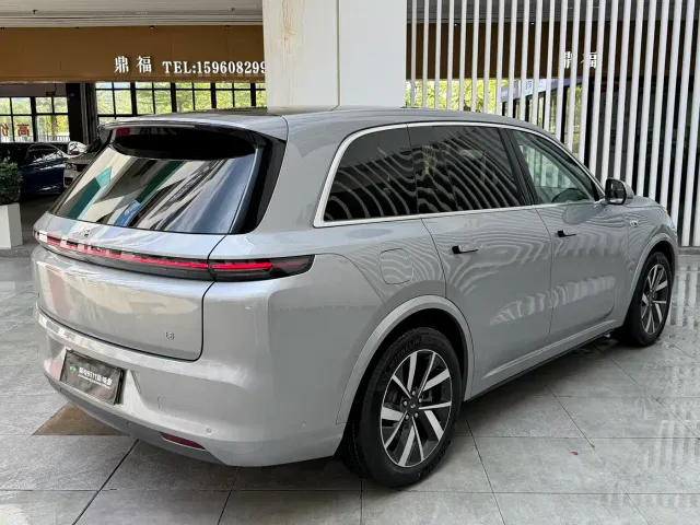 Li Auto L8 — Фото автомобиля 4