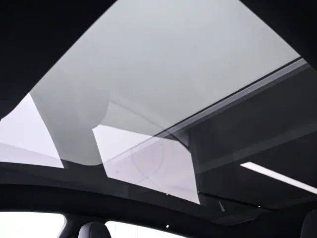 Tesla Model Y — Фото автомобиля 10