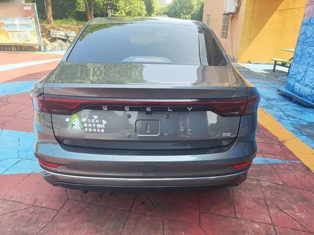 Geely Emgrand — Фото автомобиля 5