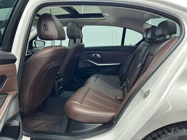 BMW 3 Series — Фото автомобиля 18