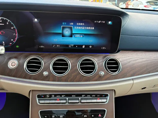 Mercedes-Benz E-Class — Фото автомобиля 16