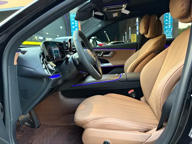Mercedes-Benz E-Class — Фото автомобиля 12