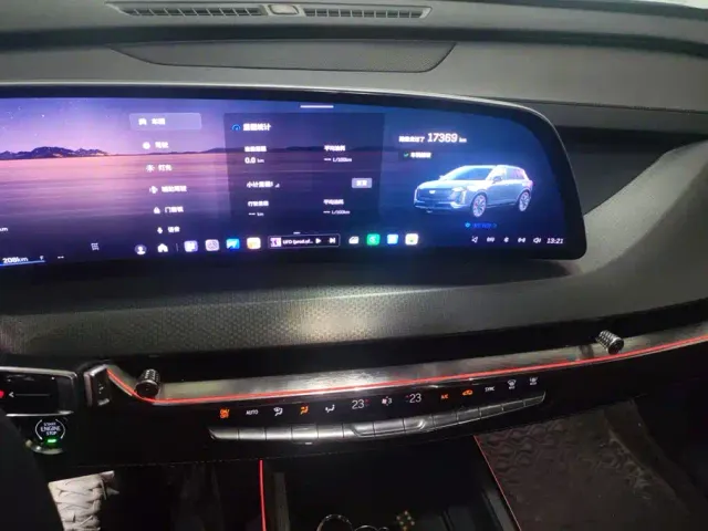 Cadillac XT5 — Фото автомобиля 13