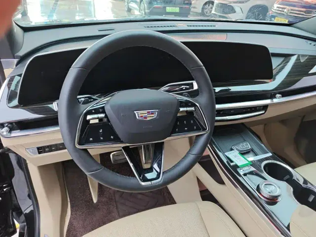 Cadillac XT5 — Фото автомобиля 2