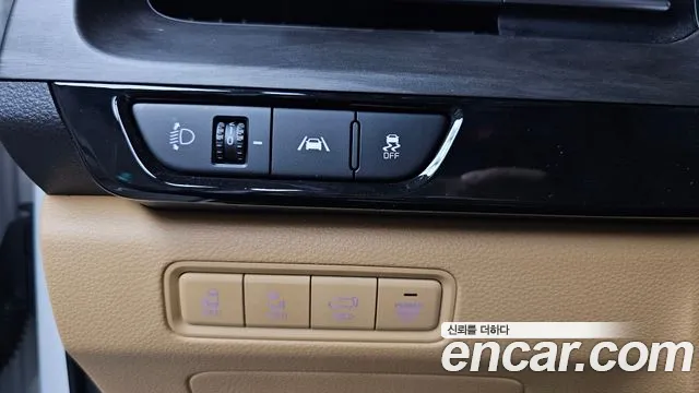 Kia Carnival Generation 4 — Фото автомобиля 29