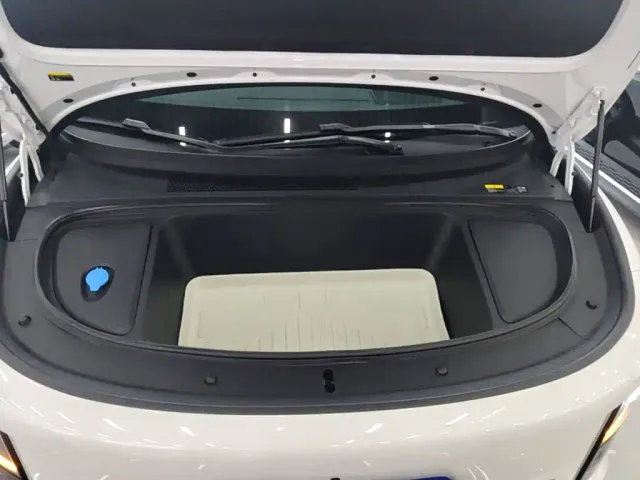 Li Auto i6 — Фото автомобиля 19
