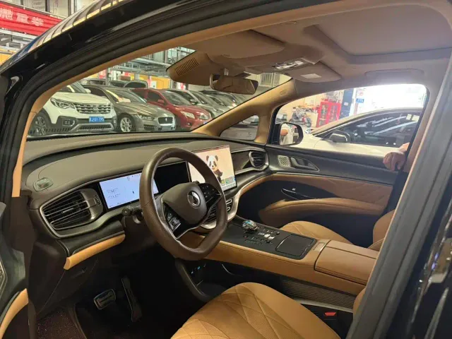 Denza Denza D9 2025 EV Smart Driving Edition 620 Flagship — Фото автомобиля 7